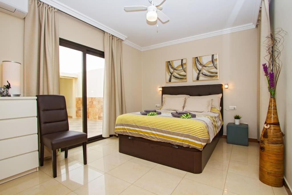 Riviera Park 2B, Central 2 Bed Puerto del Carmen  Ngoại thất bức ảnh
